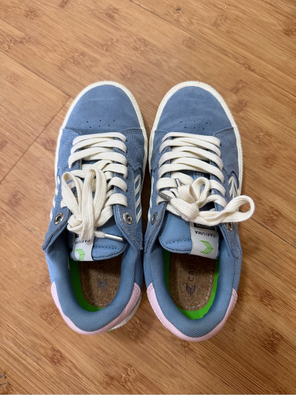 Like New Cariuma Sneakers
